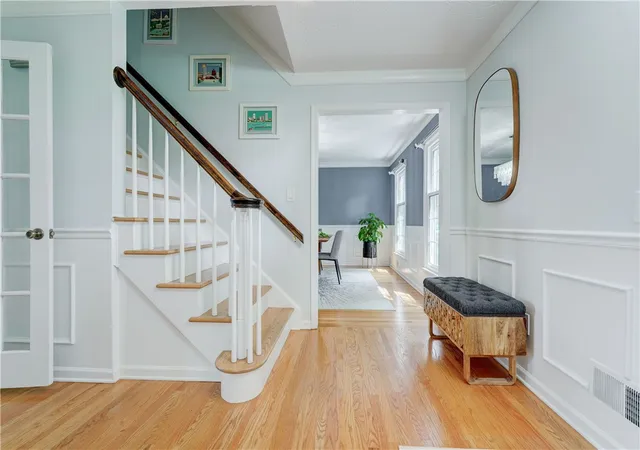 Photo 4 of Sale Pending at 43 Cambric Cir, Pittsford, NY 14534 | MLS# R1699732 | Listing updated on 2026-09-03