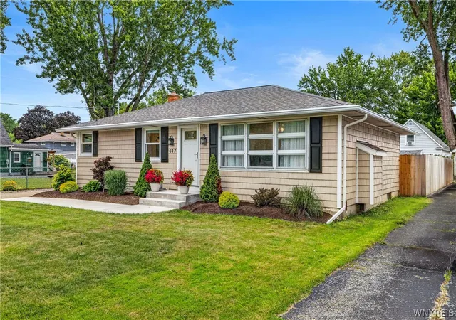 Photo 3 of Sale Pending at 617 Williams St, North Tonawanda, NY 14120 | MLS# B1706296 | Listing updated on 2026-08-16