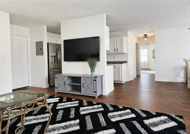 Photo 3 of Sale Pending at 1403 Landrush, Baldwinsville, NY 13027 | MLS# S1706402 | Listing updated on 2026-08-28