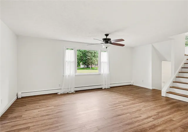 Photo 3 of Sale Pending at 425 Tara Ln, Webster, NY 14580 | MLS# R1706517 | Listing updated on 2026-08-20
