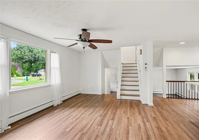 Photo 4 of Sale Pending at 425 Tara Ln, Webster, NY 14580 | MLS# R1706517 | Listing updated on 2026-08-20