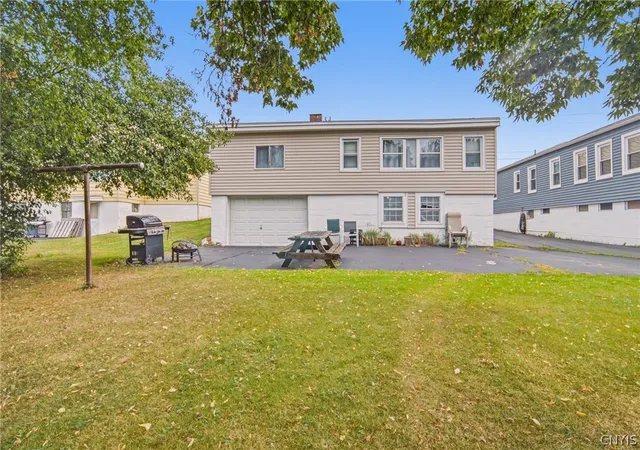 Photo 3 of Single family home for sale at 137 Old Liverpool Rd, Liverpool, NY 13088 | MLS# S1705233 | Listing updated on 2026-08-12