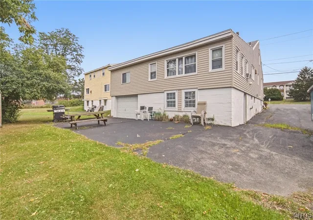 Photo 4 of Single family home for sale at 137 Old Liverpool Rd, Liverpool, NY 13088 | MLS# S1705233 | Listing updated on 2026-08-12