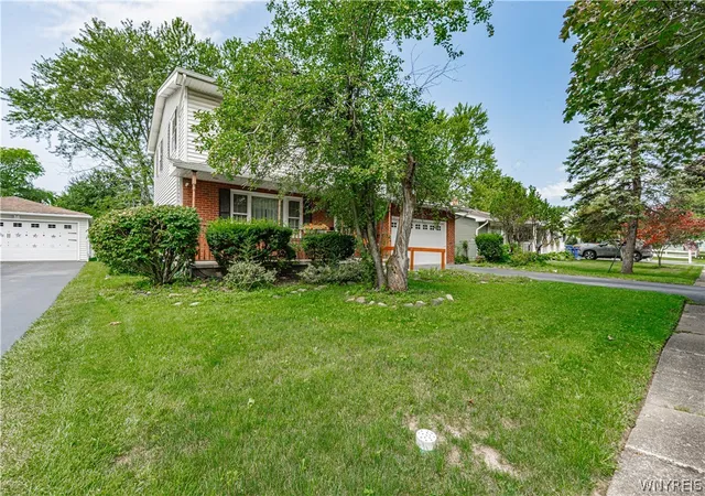 Photo 3 of Sale Pending at 12 Alabama Pl, Lockport, NY 14094 | MLS# B1706380 | Listing updated on 2026-08-19