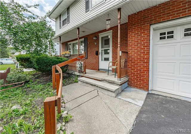 Photo 3 of Sale Pending at 12 Alabama Pl, Lockport, NY 14094 | MLS# B1706380 | Listing updated on 2026-08-19