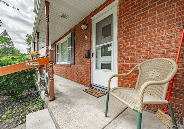 Photo 4 of Sale Pending at 12 Alabama Pl, Lockport, NY 14094 | MLS# B1706380 | Listing updated on 2026-08-19