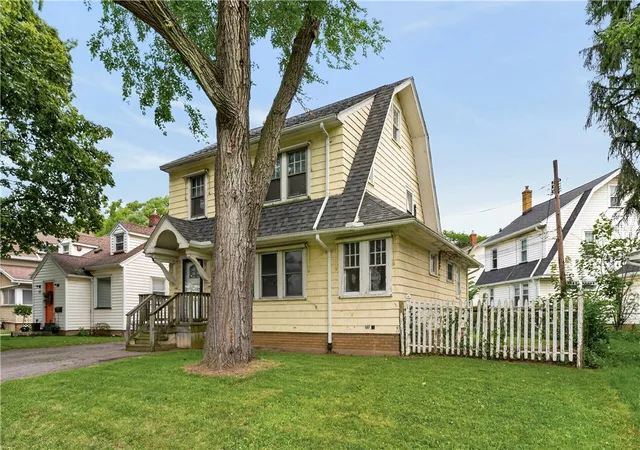 Photo 3 of Sale Pending at 454 Genesee Park Blvd, Rochester, NY 14619 | MLS# R1705812 | Listing updated on 2026-08-23