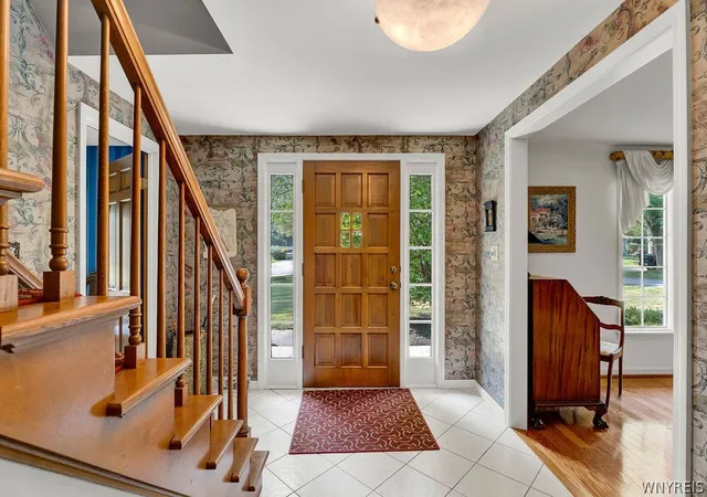 Photo 3 of Sale Pending at 16 Chapel Woods Ct, Buffalo, NY 14221 | MLS# B1705966 | Listing updated on 2026-08-28