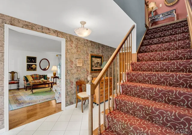 Photo 4 of Sale Pending at 16 Chapel Woods Ct, Buffalo, NY 14221 | MLS# B1705966 | Listing updated on 2026-08-28