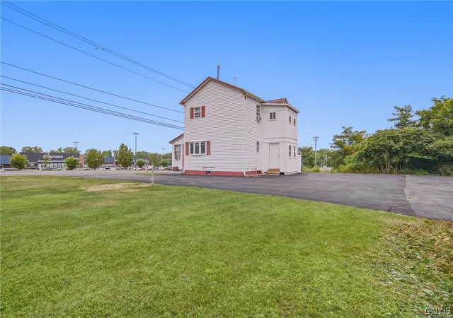 Photo 2 of Single family home for sale at 4976 W Taft Rd, Liverpool, NY 13088 | MLS# S1705253 | Listing updated on 2026-08-20