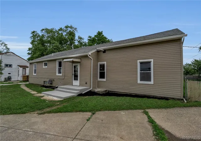 Listing Photo 4 - Condo for sale in building located at 1 Brookhaven Dr, Buffalo, NY 14225