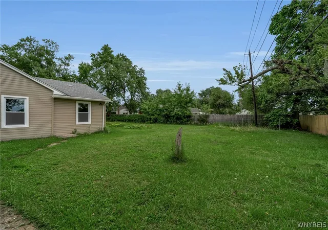 Listing Photo 5 - Condo for sale in building located at 1 Brookhaven Dr, Buffalo, NY 14225