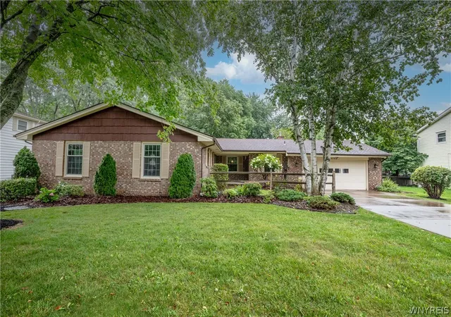 Photo 2 of Single family home for sale at 426 Hawthorne Pl, Youngstown, NY 14174 | MLS# B1702340 | Listing updated on 2026-08-17