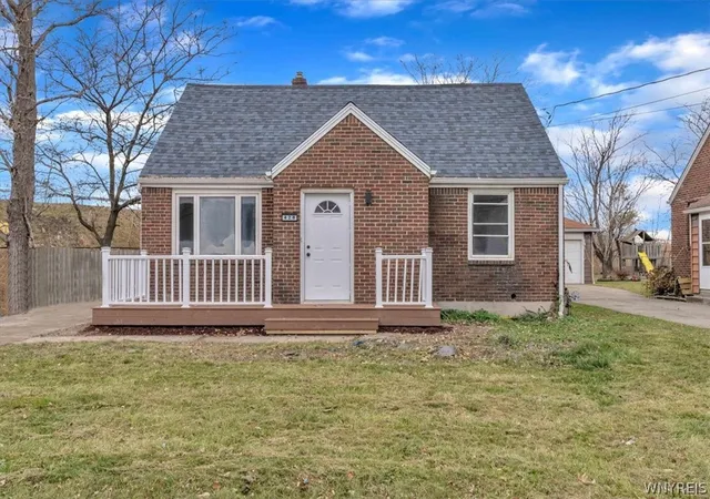 Photo 1 of Single family home for sale at 428 Beach Rd, Buffalo, NY 14225 | MLS# B1706492 | Listing updated on 2026-09-03