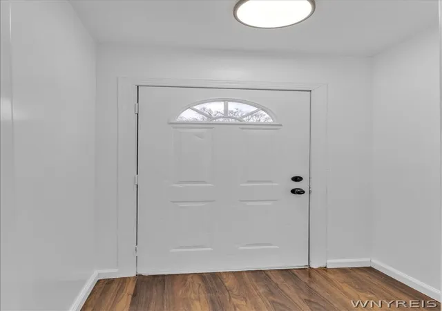 Photo 4 of Single family home for sale at 428 Beach Rd, Buffalo, NY 14225 | MLS# B1706492 | Listing updated on 2026-09-03