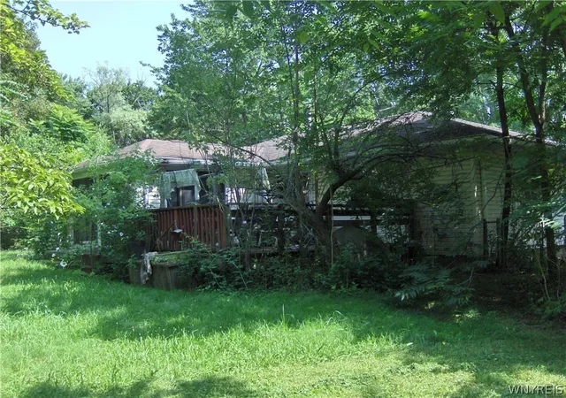 Photo 3 of Sale Pending at 5 Maureen Dr, Rochester, NY 14624 | MLS# B1706582 | Listing updated on 2026-08-21