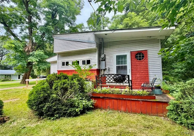 Photo 2 of Manufactured home for sale at 65 Fenton St, Waddington, NY 13694 | MLS# S1706678 | Listing updated on 2026-08-12