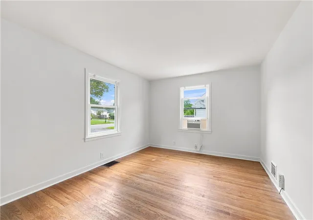 Photo 4 of Sale Pending at 1061 Whitlock Rd, Rochester, NY 14609 | MLS# R1706631 | Listing updated on 2026-09-02