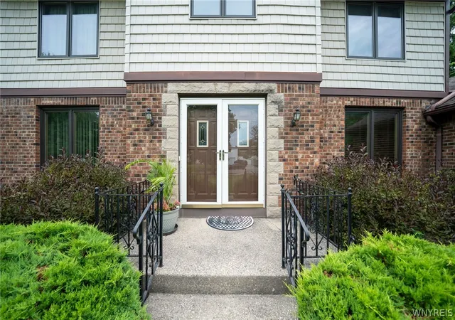Photo 3 of Sale Pending at 88 Old Orchard St, Buffalo, NY 14221 | MLS# B1705832 | Listing updated on 2026-08-18