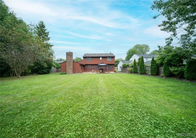 Photo 3 of Sale Pending at 88 Old Orchard St, Buffalo, NY 14221 | MLS# B1705832 | Listing updated on 2026-08-18