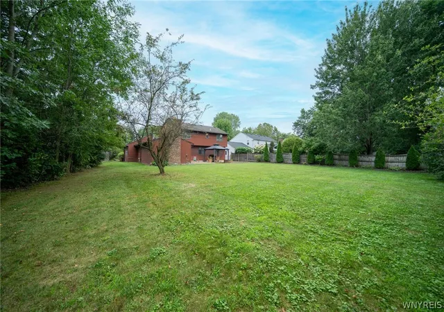 Photo 4 of Sale Pending at 88 Old Orchard St, Buffalo, NY 14221 | MLS# B1705832 | Listing updated on 2026-08-18