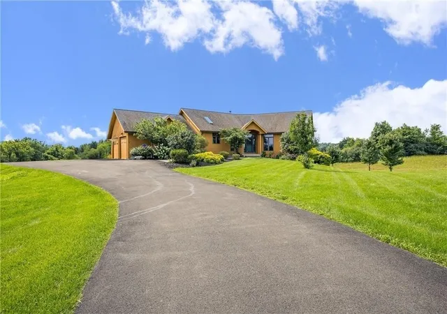 Photo 2 of Single family home for sale at 6591 Cherry St, Victor, NY 14564 | MLS# R1703645 | Listing updated on 2026-09-03