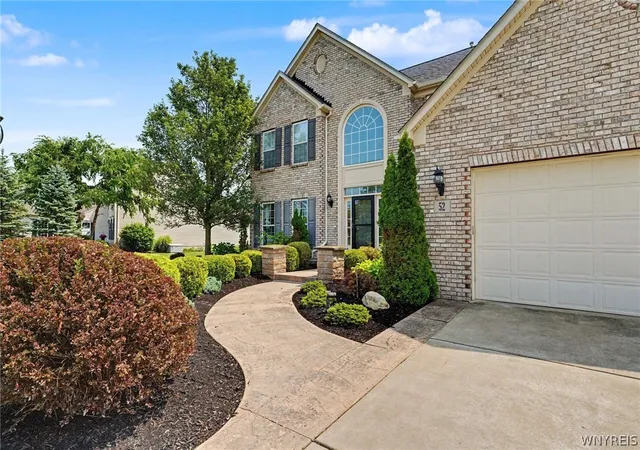 Photo 3 of Sale Pending at 52 Graystone Ln, Orchard Park, NY 14127 | MLS# B1706407 | Listing updated on 2026-08-19