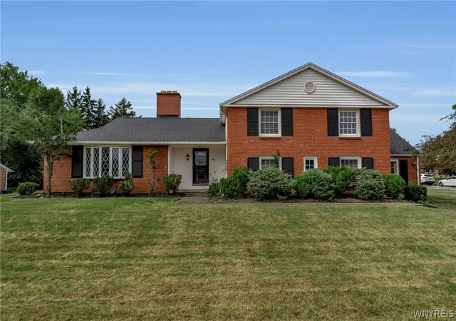 Photo 1 of Sale Pending at 660 N Forest Rd, Buffalo, NY 14221 | MLS# B1706322 | Listing updated on 2026-08-29