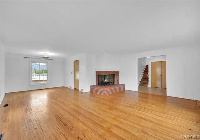 Photo 4 of Sale Pending at 660 N Forest Rd, Buffalo, NY 14221 | MLS# B1706322 | Listing updated on 2026-08-29