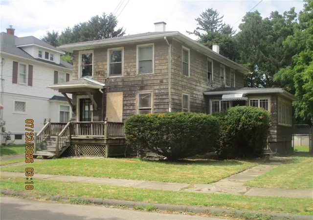 Photo 2 of Single family home for sale at 508 Elizabeth St, Elmira, NY 14901 | MLS# R1706703 | Listing updated on 2026-09-14