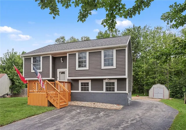 Photo 3 of Sale Pending at 1 Hannibal Pl, Hamlin, NY 14464 | MLS# R1706557 | Listing updated on 2026-08-18