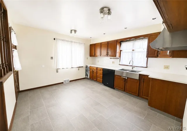 Photo 4 of Single family home for sale at 103 Maryon Dr, Buffalo, NY 14220 | MLS# B1706629 | Listing updated on 2026-08-24