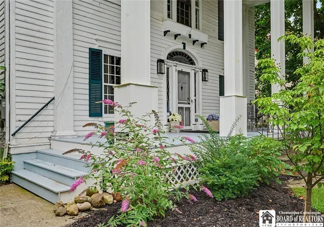Photo 2 of Single family home for sale at 518 Lakeview Ave, Jamestown, NY 14701 | MLS# R1706519 | Listing updated on 2026-09-04