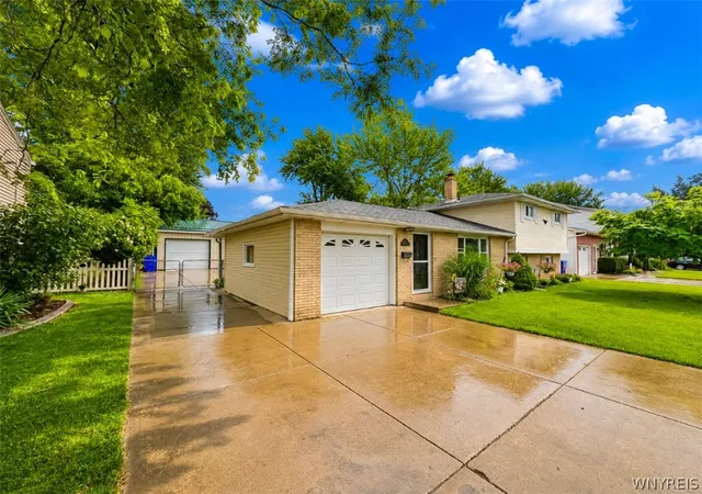 Photo 3 of Sale Pending at 53 Fieldcrest Ct, Buffalo, NY 14224 | MLS# B1704405 | Listing updated on 2026-08-20