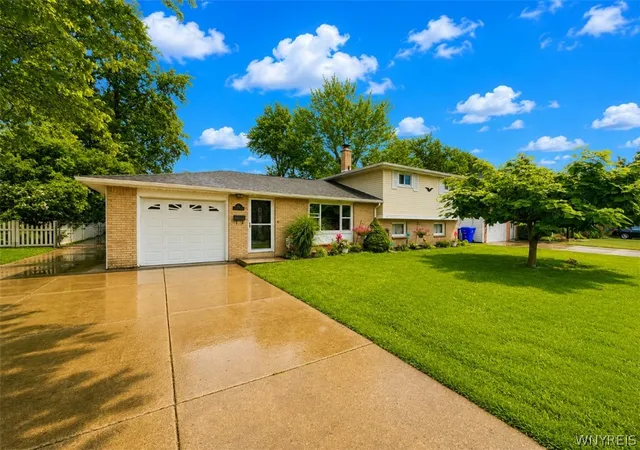 Photo 4 of Sale Pending at 53 Fieldcrest Ct, Buffalo, NY 14224 | MLS# B1704405 | Listing updated on 2026-08-20