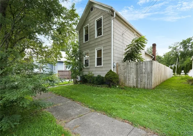 Photo 2 of Sale Pending at 339 North St, Oneida, NY 13421 | MLS# S1702056 | Listing updated on 2026-08-26