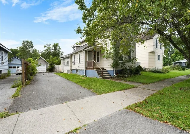Photo 3 of Sale Pending at 339 North St, Oneida, NY 13421 | MLS# S1702056 | Listing updated on 2026-08-26