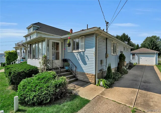 Photo 3 of Single family home for sale at 750 Tifft St, Buffalo, NY 14220 | MLS# B1706195 | Listing updated on 2026-08-30