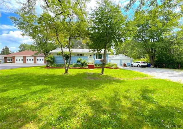 Photo 3 of Sale Pending at 625 Ayer Rd, Buffalo, NY 14221 | MLS# B1706124 | Listing updated on 2026-08-31