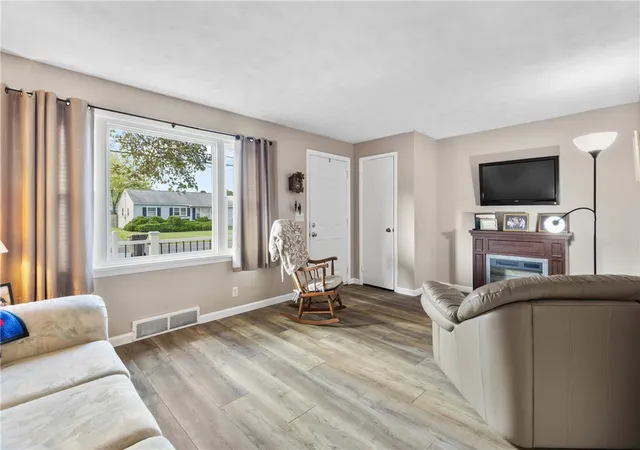 Photo 3 of Sale Pending at 260 Vinal Ave, Rochester, NY 14609 | MLS# R1705485 | Listing updated on 2026-09-15
