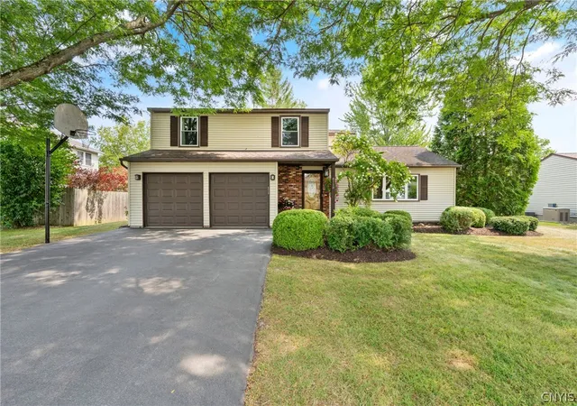 Photo 1 of Sale Pending at 8118 Sloop Dr, Cicero, NY 13039 | MLS# S1706720 | Listing updated on 2026-08-19