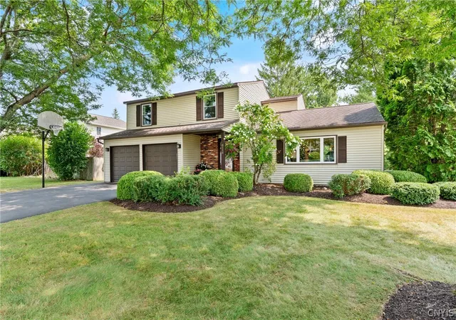 Photo 2 of Sale Pending at 8118 Sloop Dr, Cicero, NY 13039 | MLS# S1706720 | Listing updated on 2026-08-19