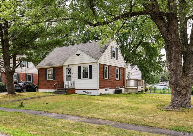 Single family home for sale at 315 Russell Ave, Liverpool, NY 13088 | MLS# S1705874