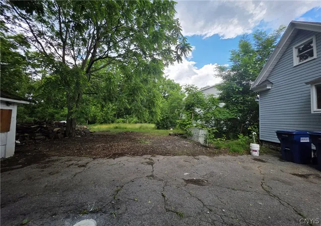 Photo 3 of Single family home for sale at 166 Hope Ave, Syracuse, NY 13205 | MLS# S1706778 | Listing updated on 2026-09-11