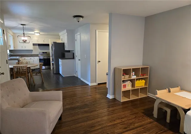 Photo 4 of Sale Pending at 10 Mandy Ln, Rochester, NY 14625 | MLS# R1706425 | Listing updated on 2026-08-20