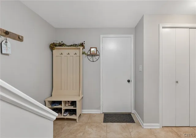 Photo 3 of Sale Pending at 8636 Braewood Dr, Baldwinsville, NY 13027 | MLS# S1706065 | Listing updated on 2026-08-18