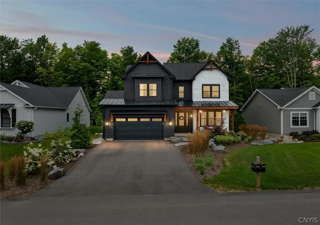 Photo 1 of Single family home for sale at 3381 Hickory Knoll Ln, Baldwinsville, NY 13027 | MLS# S1706096 | Listing updated on 2026-09-16