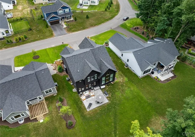 Photo 3 of Single family home for sale at 3381 Hickory Knoll Ln, Baldwinsville, NY 13027 | MLS# S1706096 | Listing updated on 2026-09-16