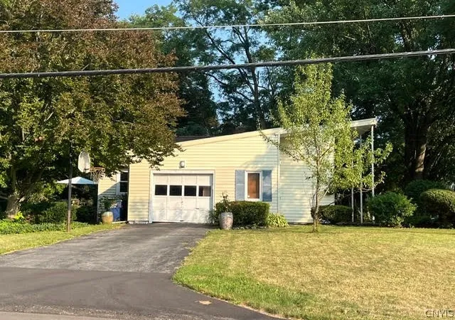 Photo 1 of Sale Pending at 26 Richlee Dr, Camillus, NY 13031 | MLS# S1706789 | Listing updated on 2026-08-18
