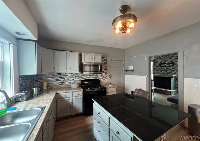 Listing Photo 4 - Condo for sale in building located at 299 Minnesota Ave, Buffalo, NY 14215